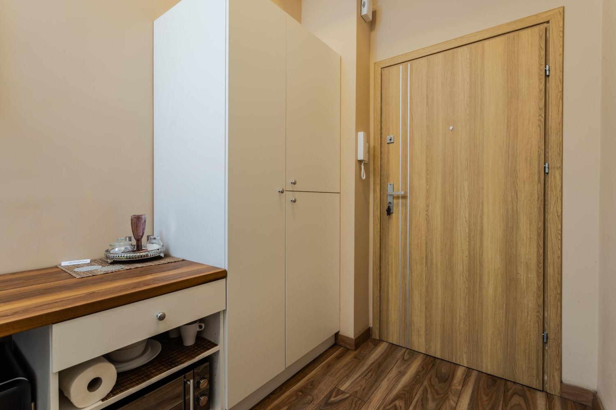 Functional And Comfortable Very Berry Studios In Poznan By Noclegi Renters Eksteriør billede