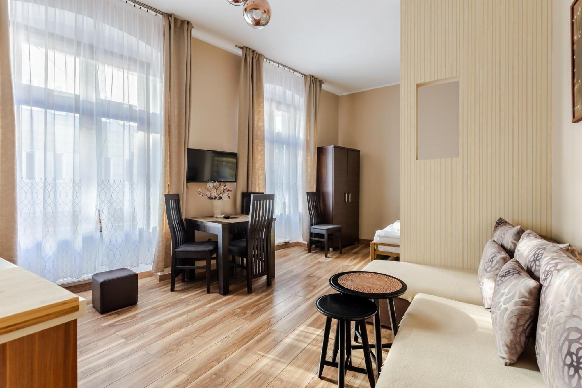 Functional And Comfortable Very Berry Studios In Poznan By Noclegi Renters Eksteriør billede